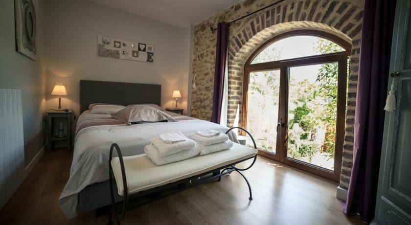 Le Corrigot Hotel Pierry Værelse billede
