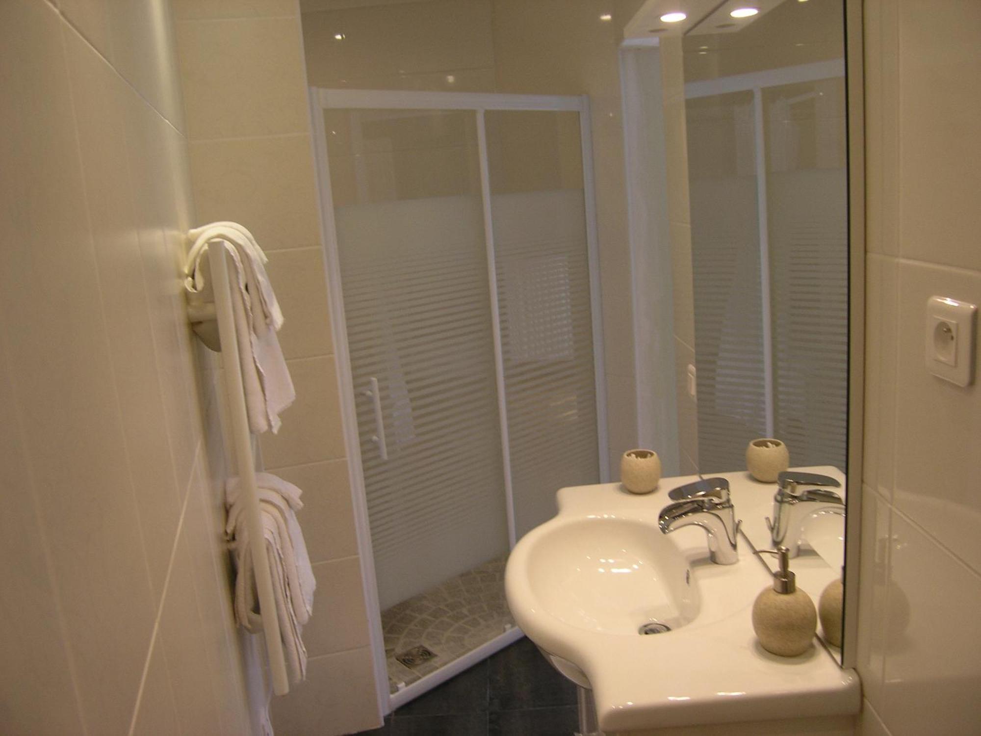 Le Corrigot Hotel Pierry Værelse billede